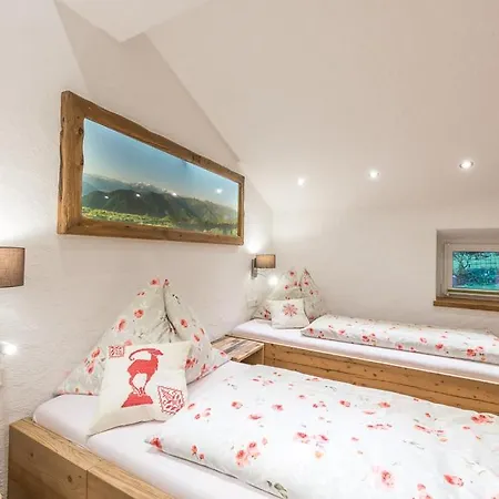 Haus Moesenlechner Apartamento Maishofen